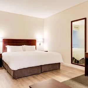 https://nh-cape-town-the-lord-charles.hotels-capetown.com